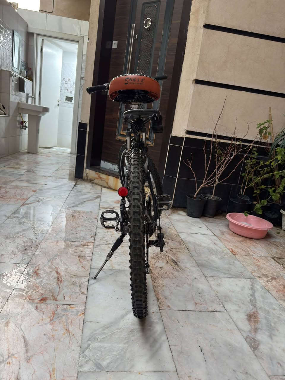 السلام عليكم  🚲🚲🚲🚲🚲
بايسكل شركة ترك🇺🇸 الامريكيه  المنيوم بايسكل جبلي    هجين 😃👑 البايسكل مابي اي قطعه حديد كل القطع الي بي المنيوم وزنه ريشه 👌

👍🚲🚲🚲🚲🚲🚲🚲

بايسكل  مستخدم ماركة ترك  امريكي 🇺🇸👌البايسكل جبلي فريم المنيوم  مضلع يتحمل اوزان ثقيله C700 لون اسود فحمي مميز  جميل 

 🎌 🏞🌄

البايسكل حجم 26 اللشه ضخمه جدا   🦾 👌👌👌لشه عاليه قياس ارتفاع 41 سم  موضح بالصور👍

 سستم فووووول ياباني شيمانو كل القطع بلاديه شركه شيمانو الاصدار الحديث 🇯🇵👍

البايسكل وزنه خفيف جدا جدا وقوي جدا جدا  المنيوم 👍

ينفع بالسفرات والرحلات البعيده سلس جدا بالقياده 

دبلات امامي شغالات بلاد شركة ترك 👍

ماكنه امامي شيمانو 👍

ماكنه خلفي شيمانو بلاد 👍

بريك امامي خلفي شيمانو 👍

عقرب شيمانو ياباني بلاد  👍

بايدر المنيوم مختوم بلاد شيمانو 👍

كير امامي خلفي سحب دفع ابو الشاشه شيمانو 👍

ستان شركه بلاد المنيوم 👍

ويل   كامبليون شركة ترك مختوم المنيوم  امامي خلفي مابي اي عواج👌مطعم بلون الفيلي 

👌

اطارات نوع كند بلادي جبلي بحاله جيده جدا 👍 

السعر 200الف اكرر البايسكل جدا نظيف  ❤️

 

هاتف *********** للتواصل والحجز خاص واتساب او الاتصال 

المكان بغداد مدينة الصدر 👍
