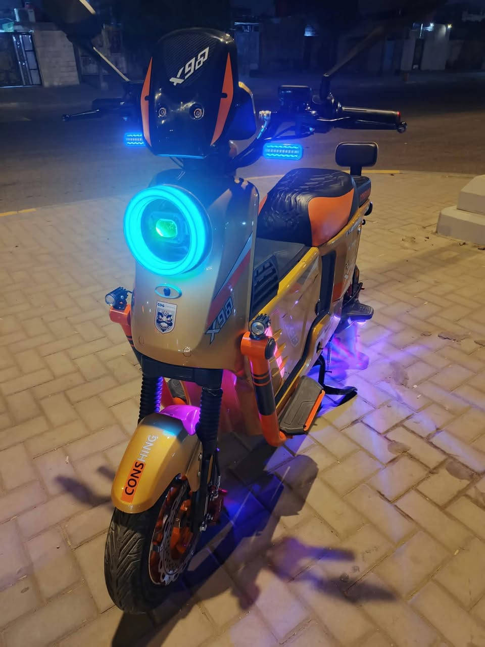 اكس ٩٠٠ • ٥ بطاريات • ٢٠٢٦