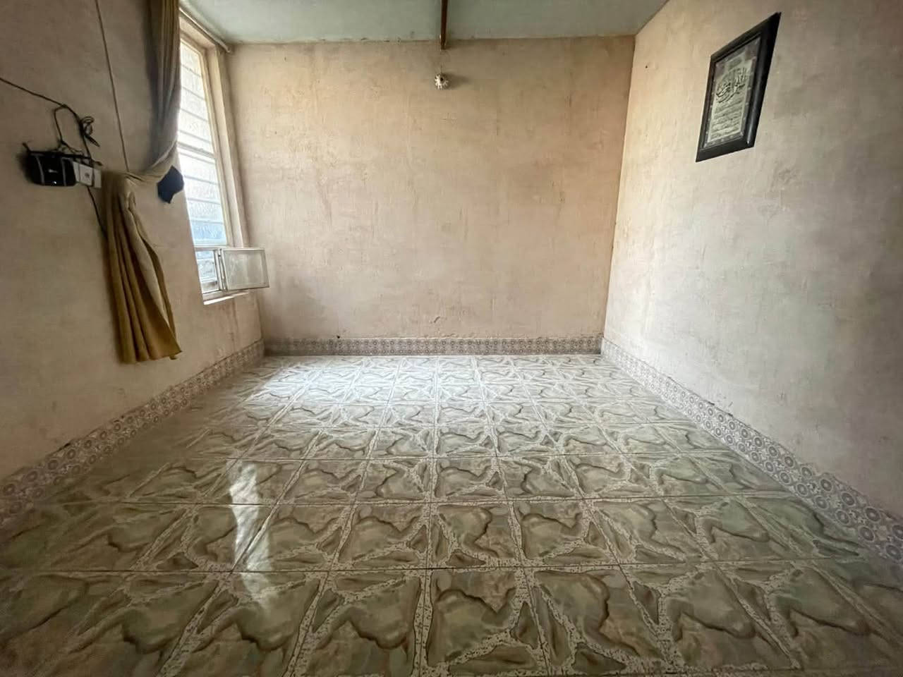 🏠 بيت للبيع – حي ذويب الأول
المكان جبلة 

للبيع بيت في حي ذويب الأول، مساحة القطعة 240 م².

🔹 البناء: طابوق
🔹 البناء والأساس: درجة أولى
🔹 مساحات البيت:
• غرفتين: 4×4 و 4×5
• استقبال: 7×4
• مطبخ: 6×4.5
• هول: 10×4.5

🔹 التأسيسات:
• تأسيس مجاري كامل
• تأسيس ماء كامل
• تأسيس كهرباء كامل

💰 السعر: 59 مليون
📍 الموقع: حي ذويب الأول

للاستفسار والتواصل واتساب : [***********]
أو عبر الخاص
