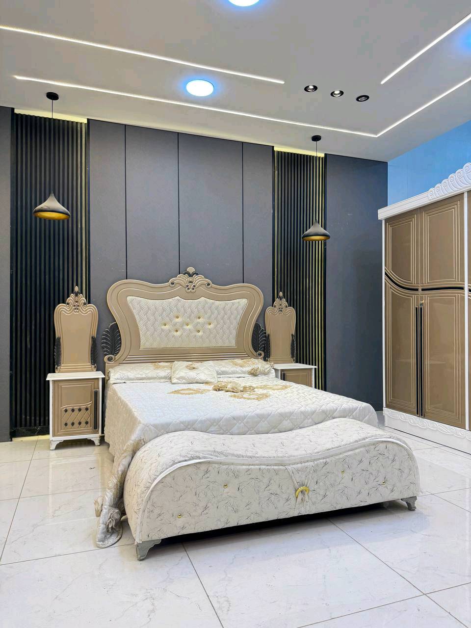 حصرياً الموديل الجديد   

السعر مليون دينار فقط 😍

غرفه نجاره قتصاديه 🛌

متكونه من 9 قطع مميزه 

الكنتور ارتفاع 240 طول 320 

مع الزاويه مجموع الطول 4 امتار 

السمك الخارجي للغرفه 5 ملم انديف

والسمك الداخلي 3 ملم معاكس ابيض

سعر الشازلون الخزان 75 الف 

سعر الشازلون المقعد 50 الف 

متوفر توصيل وشد داخل بغداد 😊

متوفر توصيل وشد لكافة محافضات العراق 🇮🇶#غرفة_نوم #غرف_نوم #غرف_نوم_مودرن
#اث_منزلي #اث_بغداد #ديكور_غرف_نوم
#غرفة_نوم_فخمة #تجهيز_عرسان #BedroomDecor