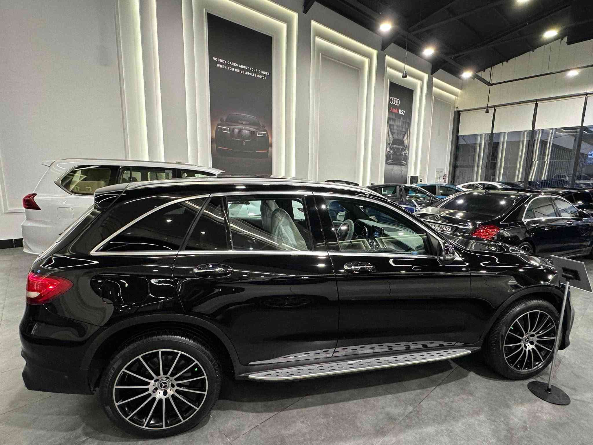🚘 Mercedes-Benz GLC300 4MATIC AMG 2017 🇩🇪

📍 شوێن: هەولێر
🇩🇪 هاوردە: ئەڵمانیا
📊 کیلۆمەتر: 114,000 KM
💰 نرخ: 215 وەرەقە + معاملە
💵 3 وەرەقە غەرامەی لەسەرە، پاش معاملە دەدرێتەوە

✨ مواصفات و ئیمکانات:

• Mercedes-Benz GLC300 4MATIC
• AMG Package
• 4MATIC – دەبڵ ئەکسڵ
• Panoramic Roof ☀️
• Panoramic Glass بە کۆنترۆڵ دەکرێتەوە و دابخرێت
• کوشنی پێشەوە کارەبایی
• کوشنی Memory
• کوشنی Heated / هیتەر
• کوشنی پشتی کارەبایی
• سوکان کارەبایی
• سوکانی ڤۆلیۆم
• ئاوێنەکان شەفت و کارەبایی
• Cruise Control
• Brake Assist
• Auto Start/Stop
• Traffic Light Start/Stop
• Traction Control
• Paddle Shifters – سوکانی شەفت
• 5 Driving Modes:
Individual / Sport+ / Sport / Comfort / Eco
• تەبریدی 2-Zone
• تەبریدی ناوەندی
• ناوەوەی فۆرمیکا
• سندوقی شەفت و کارەبایی
• 4 دەرگا بەسمە
• جامەکان کارەبایی
• چراغەکانی پێش و دواوە LED و Xenon
• چراغەکان Bi-LED
• 2 شوێنی سارد
• بێ سبوغە بە شەرت

🔧 دۆخی سەیارە:

گێڕ و مەکینە، بەناوکردن، سیستەمی تەبرید و تەقە و ڕەقە هەمووی بە شەرت.

✅ سەیارەکە جاهیزە و بۆ فرۆشتنە.

📞 بۆ زانیاری زیاتر:
***********
📱 WhatsApp / Viber

📍 هەولێر

#MercedesBenz #Mercedes #GLC300 #GLC3004MATIC #GLC #AMG #4MATIC #MercedesGLC #2017 #114000KM #Erbil #Hawler #هەولێر #CarsForSale #UsedCars #MercedesForSale أربيل, العراق
