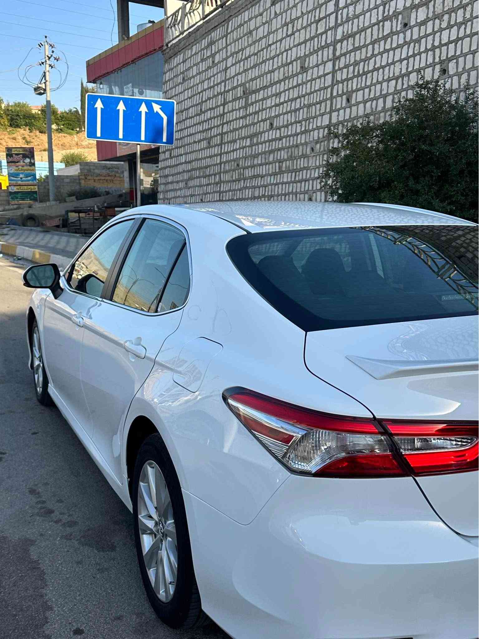 Toyota camry 2019 le clean title 
95 هه زار رؤيشتووه 
دعامى بو دعامى به شه رت 
كلين تايتل 
گير و مكينه به شه رت 
رقم و سنوى نوى يه 
سعرى ١٨٨ $ كه ميك مجال 
                        ☎️ *********** أربيل, العراق
