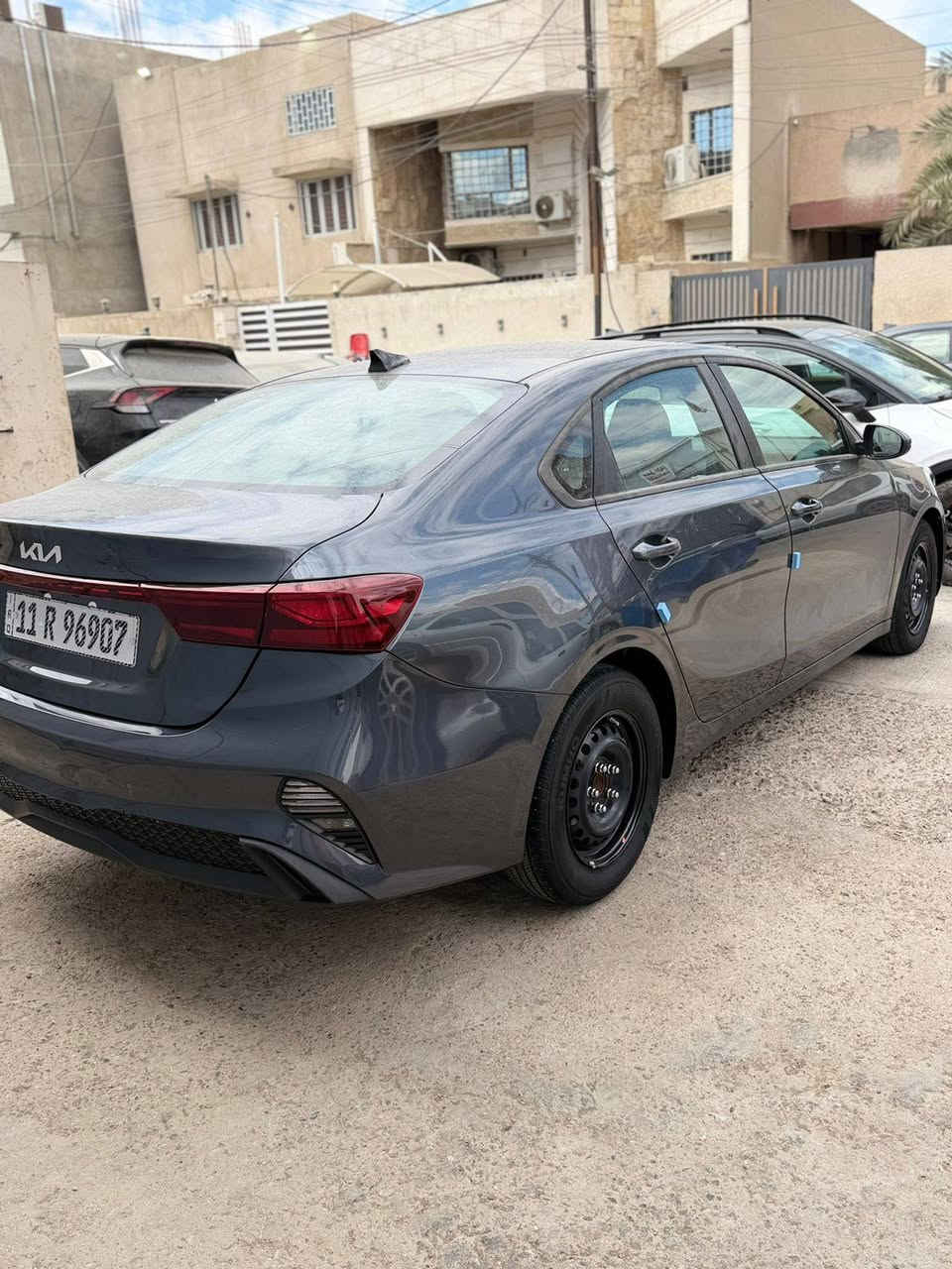 السلام عليكم كيا فورتي موديل 2024 وارد امريكي سياره كلين بدون حادث فقط دعاميات مفتوحه فقط وجني وياه وشديتهن بدون قطره صبغ سياره كله وضع شركه ماشيه 30milسياره وضع شركه اني المستورده بسمي ترقيم جديد هزه جديده تحويل ثاني يوم مكينه دوش 2000تخم تاير جديد سياره كفاله عامه من كلشي اليبل واحد 
مكاني بغداد  الدوره 
السعر 155وبيه مجال كلشي اكو بل سوك
الاستفسار واتساب ***********
