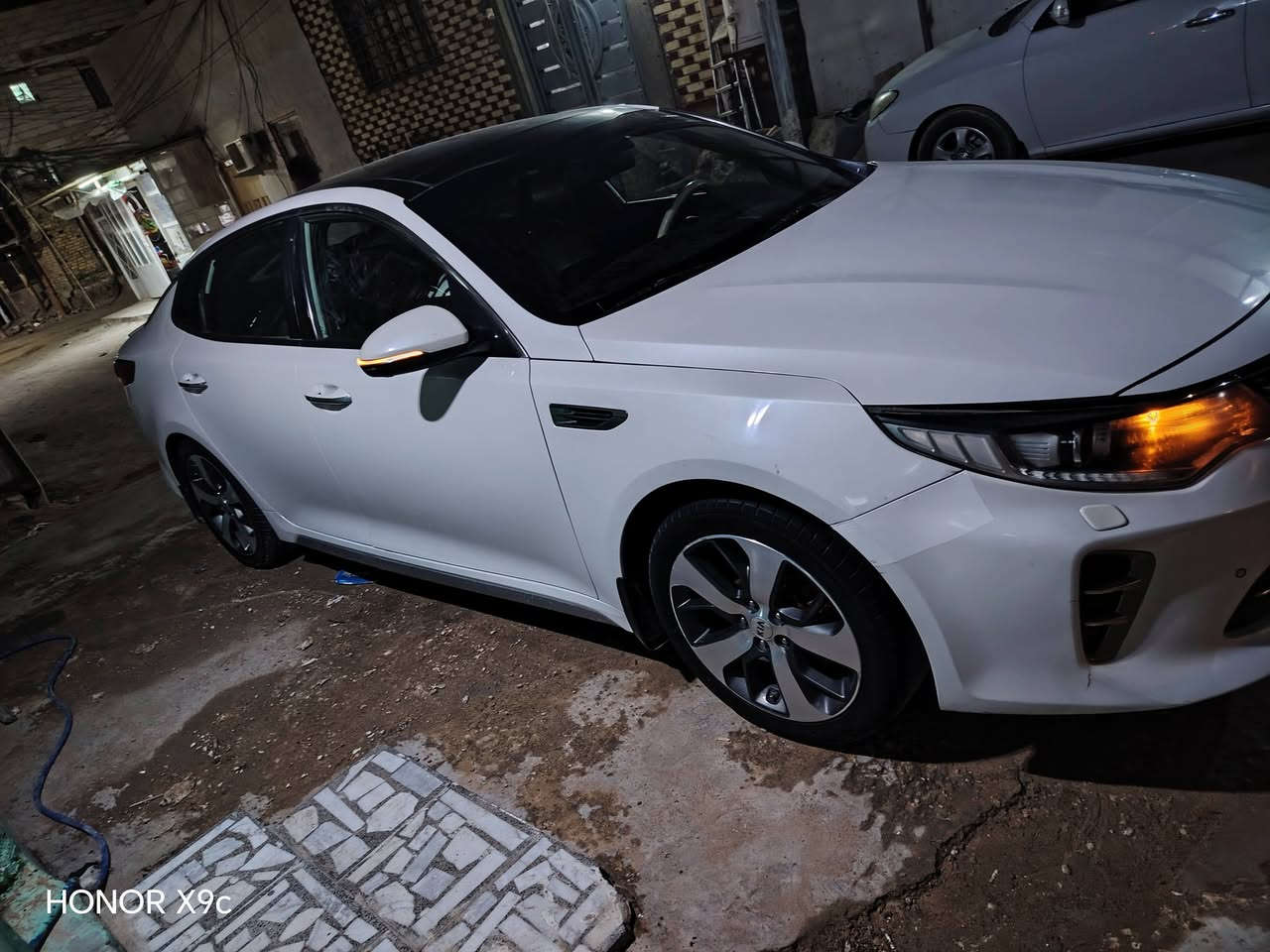 اوبتيمه مويل ١٦ كفاله عامه رقم بغداد بسمي فول مواصفات  السعر 150 وبيه شويه مجال العنوان نجف ***********

نص مكتوب في الصور:
- HONOR X9c