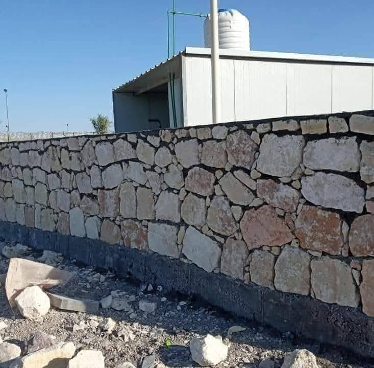ابو حسين لبناء الحجر كرسته وعمل كافة البناء الحجر ابيوت اسيجه ممرات ***********
