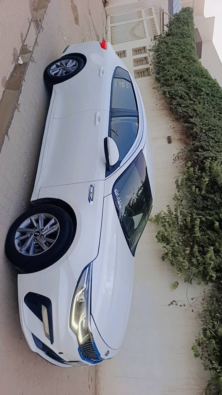 سلام عليكم  k5 سعر 130  موديل 2021    معوقين سنه ونص وصير حره  شوف سونار داخل صوره تفاصيل سياره  ***********
