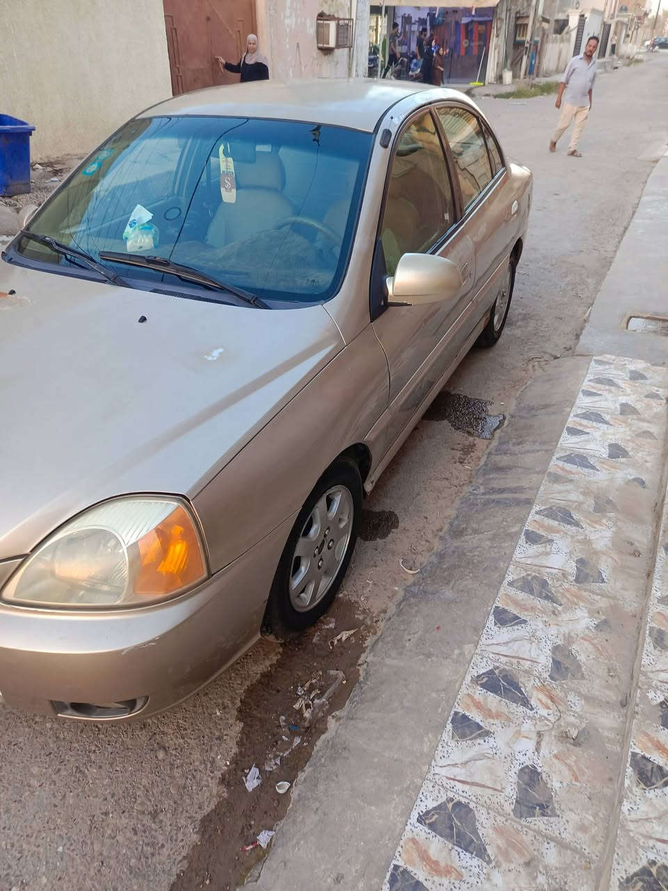 سياره كية ريو 2003 اتو رقم دولي بسمي ثاني يوم تحويل سياره مال جناي صبغها بلادي العنوان ديالى بعقوبة حي المعلمين سعرها 43 وبيها مجال اتصل عل رقم***********

