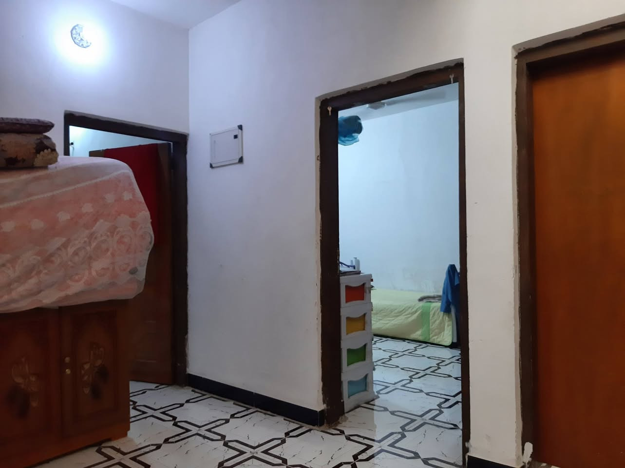 بيت طابو صرف ١٠٠ م٢ خلفي طابقين كامل يتكون الطابق الأول من صالة ومطبخ واستقبال وصحيات خارجية وداخلية ويتكون الطابق الثاني من ثلاث غرف نوم وصحيات وسطح اشتايكر مع ستارة العنوان الناصرية المركز حي اور الثانية شارع السبيس مجاور مدرسة الجماهير الابتدائية السعر ١٢٥ مليون وقابل للتفاوض للاستفسار ***********
والرزق على الله
