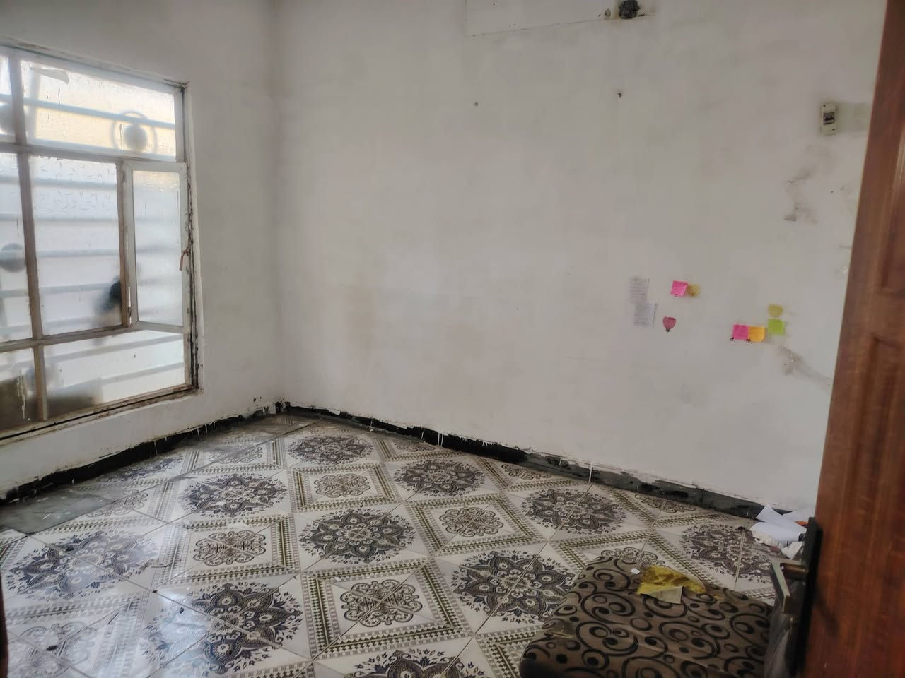 من رخصت الادمن المحترم بيت 100متر واقع حال 120 غرفه صاله استقبال مطبخ حديقه موضع بالفديو أكثر شوف الفديو وتصل البيت قريب الشارع العام المسيب بحي المرتضي بجهه حي المعلمين السعر ب41 وبي مجال لاتصال *********** او مراجعه مكتب دلهي مقابل مطعم عمو مهدي وحاليا مطعم البهار
