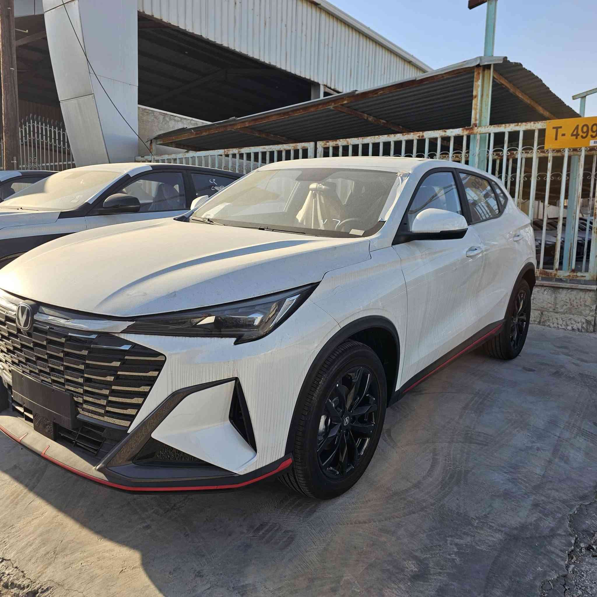 تتوفر x5 plus  Sport  4wd طريق الفخامة لتجارة السيارات في بغداد 
شانجان  x5 plus  2027 
المحرك:1500 تيربو  نظام بنزين فقط فقط بنزين  
 يعمل المحرك على  نظام اوكتان قليل من 85 واقل واكثر  
يعني بنزين  عادي يشتغل على  سيارة  و من ضمان الشركة 
دفع رباعي 

المواصفات  
نظام كاميرا  ٣٦٥ درجة  حساسات  ٣٦٥ درجة  
الألوان

  أسود لون متغير 
  أبيض
  فيراني  

نظام شاشة  يدعم اللغة العربية و الإنكليزي 
أنظمة القيادة:  رياضي و عادي و اقتصادي  وصعود الجبال  و توفير 
مقاعد كهرباء  
فتحة سقف بانوراما  
 نظام تعليق مريح جدا 
نظام رفع بوست من اجل تقليل تيربو لاك 
السعر السياره  مع الارقام المرورية  بغداد  

الابيض 27 مليون 
الأسود  و فيراني  26 مليون  و 500 الف 

العنوان: بغداد البياع
للإستفسار 
واتساب فقط 
***********
