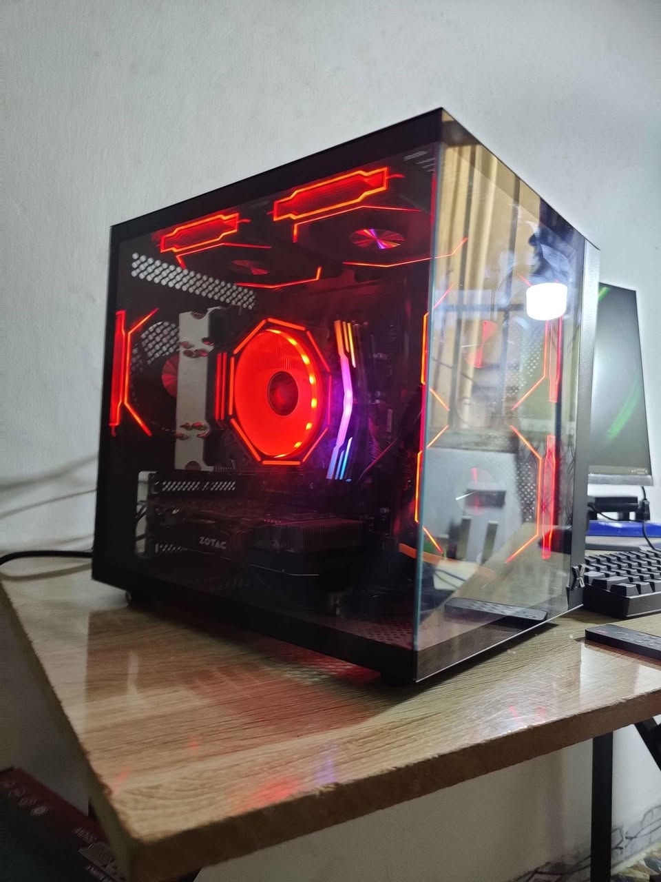 تجميعة جدا قوية وراقية بمواصفات حلوة 
المواصفات:
ryzen 5 3600 
gtx 1070 8gb zotac 
MSI b450m a pro max II
ram 16 gb 2x8 3200 
ssd 240gb
hdd 500
يشغلك كل الالعاب بانسيابية وسلاسة 
وسعر مناسب مع كرت 8 غب 
مكاني بغداد الدورة ورقمي 
*********** بغداد, العراق
