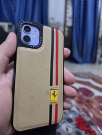 آيفون ١١ • ذاكرة ١٢٨ • ظهر مفطور