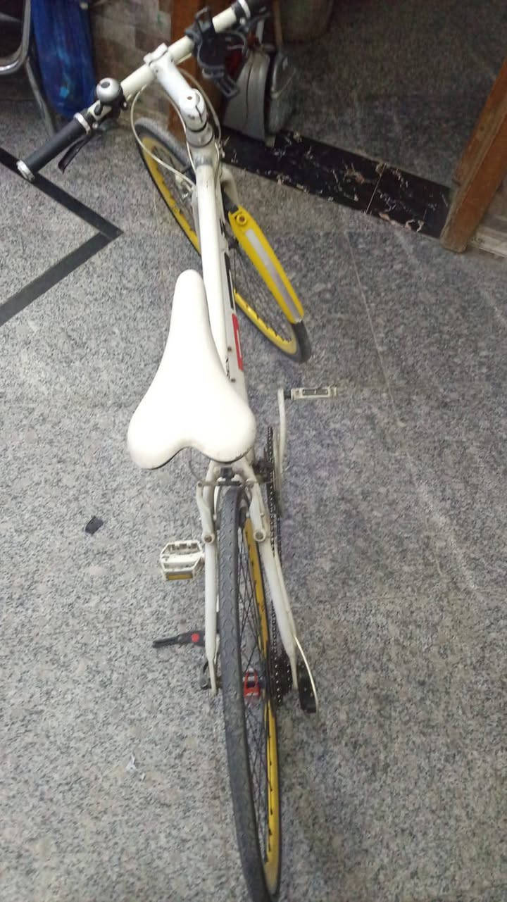C700
للبيع السعر 90الف 
كلشي شغال 
نظيف شوفت عينك 
العنوان ناصريه مركز الحبوبي 
رقم. ***********
