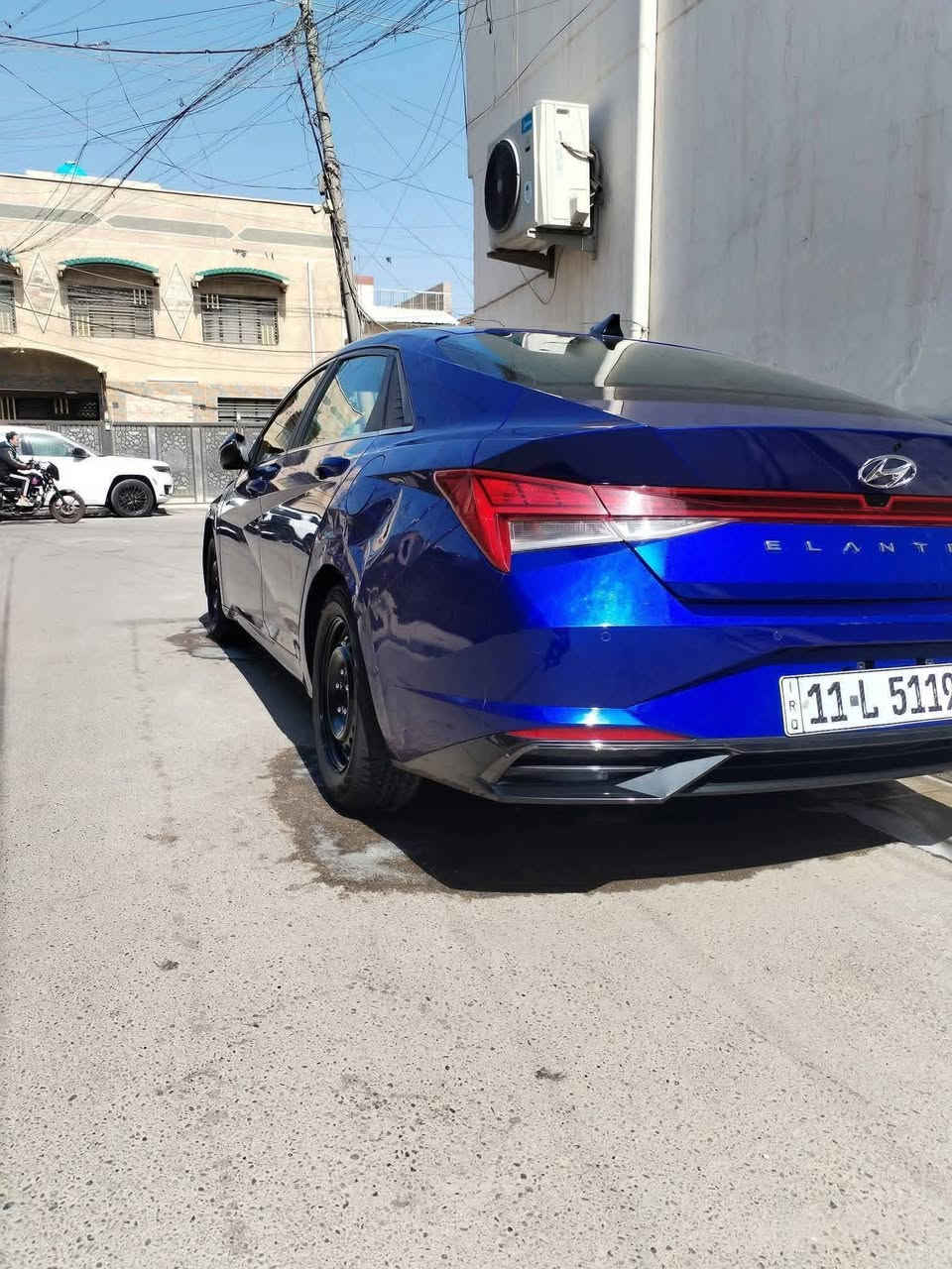 عندي إلنترا موديل ٢٠٢٣ للبيع
وارد امريكي بيها جاملغ امامي ايمن مبدل.. 

وربع بنيد مصبوغ.. وربع باب ايمن مصبوغ..

ايرباك ستيرن ودشبول وبرده..

فول لمتد 1/1 رقم بغداد انكليزي بأسمي..

ماشيه السياره 26،000 

مكان السياره بغداد جديده اي سؤال ع هذا الرقم..

***********
