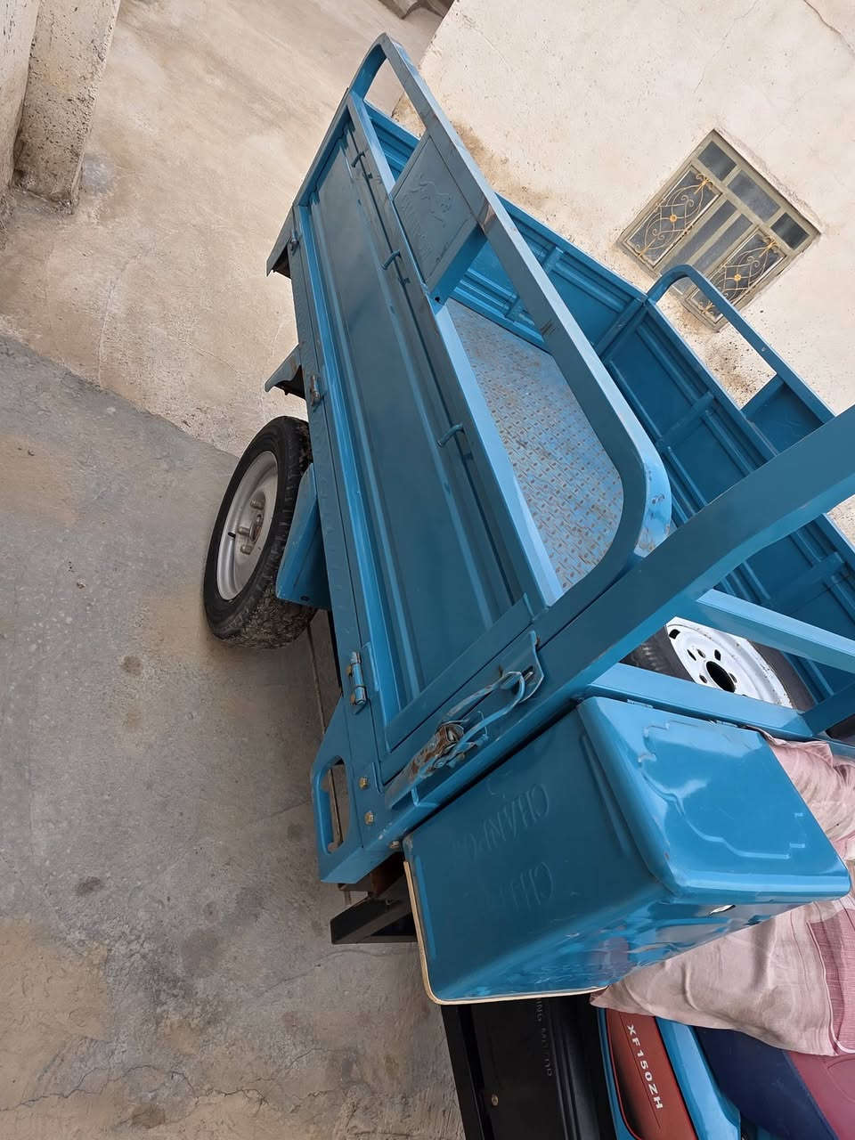 للبيع موديل 2023 طالع من الوكيل ب2025 بشهر 11 استخدام اقل سنه ما مفتوح برغي  سبب البيع محتاج عندي مريض 
السعر 2.750.000  مجال قليل بأسمي من الوكيل 
مكانها قرب جامعه بابل 
***********
