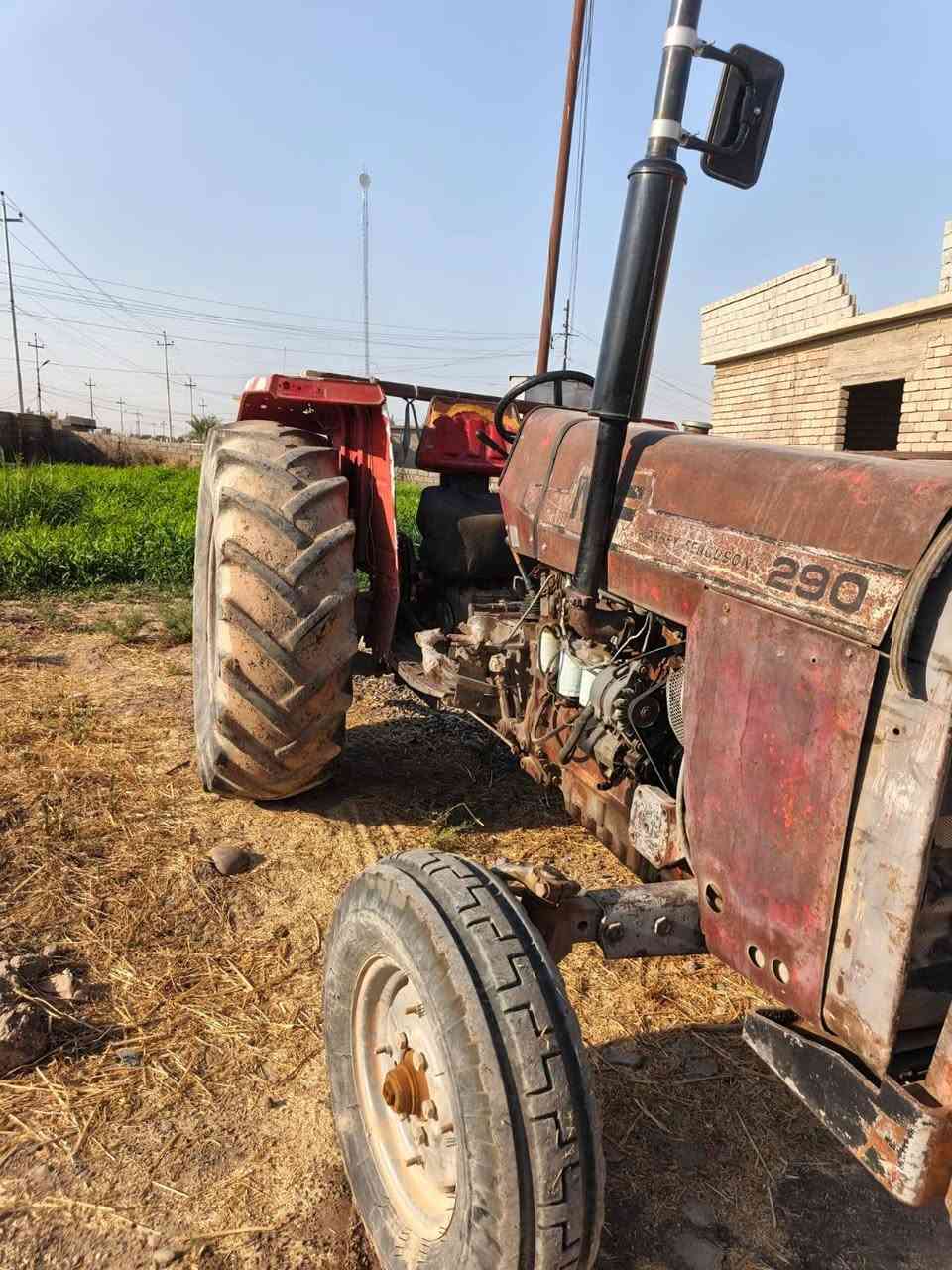 تم تنزيل السعر مستعجل على البيع  تركتر فورگسن انگليزي للبيع حجم ٢٩٠مسجل نينوى صحابه متوفي محرك جديد شرط گير اكسل هودرليك شرط تايرات الورى نص عمر باتري جديد سلف جديد نگره سلف الباور فقط عاطل السعر ٨ مليون وبيه مجال قليل العنوان محافظة نينوى ناحيه الگياره قريه الشبالي رقم الموبايل *********** والخاص مفتوح
