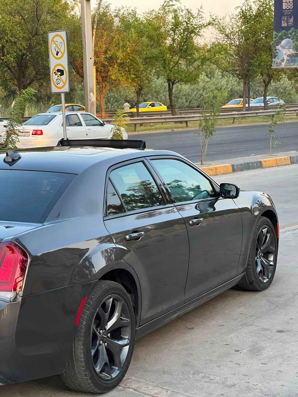 السلام  عليكم ورحمة الله وبركاته
‏‎‏‎       ——— للبيع  ———
🔥🔥🔥🔥225$🔥🔥🔥🔥
كرايسلر اوباما   — Chrysler Obama

‏‎‏‎وراد امريكي —  بدون ايرباك   

‏‎‏‎الموديل           — 2023 

فئة.                 _300S

حجم المكينه   — 3600/ V6

‏‎‏‎المسافه المقطوعه   36500mil حقيقي شرط 

‏‎‏‎حاله السياره. — بدون صبغ السياره  مكان تعديل بارد فقط سياره كفاله عامه 

‏‎‏‎المواصفات 

‏‎‏‎- بصمة تشغيل 

‏‎‏‎- بصمة أبواب 

‏‎‏‎-تشغيل عن بعد 

- فتحة سقف ( بانوراما ) 

‏‎‏‎-ترحيب عند الاقتراب 

‏‎‏‎-كشنات جلد 

-كشنات تدفئة مع تبريد مع خزن 

- گير ماوس 

‏‎‏‎- رادار جانبي 

- شاشه ديجتال 
L 

-حساس خلفي 
‏‎-رادار خلفي 

‏‎‏‎-شاشه كبيره تدعم نظام الأبل كار باي ونظام الاندرويد 

‏‎-تدفئة ستيرن

‏‎-اوتو هولد 

‏‎‏‎-كشنات تدفئة 

‏‎‏‎- ستيرن بحركه كهربائيه 

‏‎‏‎- تبريد مركزي 

‏‎‏- ليد نهاري 

‏‎‏‎-كرسي السايق بحركة كهربائيه 

‏‎‏‎-تحكم ستيرن جهتين 

‏‎‏‎-تحديد سرعه 

‏‎‏‎-مانع انزلاق 

‏‎‏‎-كامره خلفيه دواره 

‏‎‏‎باقي المواصفات المعروفه 

‏‎‏‎السعر         290$ 🔥🔥

‏‎‏‎رقم السياره    —دهوك شرط التحويل 

‏‎‏‎موقع  السياره — الموصل/ جانب الايسر حي السكر

اتصال. _ واتس اب 
‏‎‏‎للأستفسار.     — ***********
