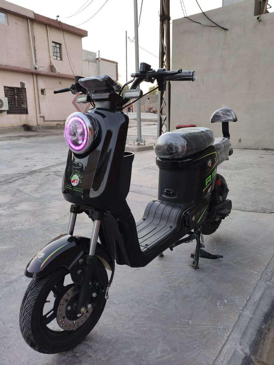 ماطور شحن 2026
R9
5بطاريات شرط فحص 
لايتات لد 
بريكات هيدروليك 
دبلات غاز 
سرعه99
سعر 425بي مجال 
عنوان ديالى جلولاء ***********
