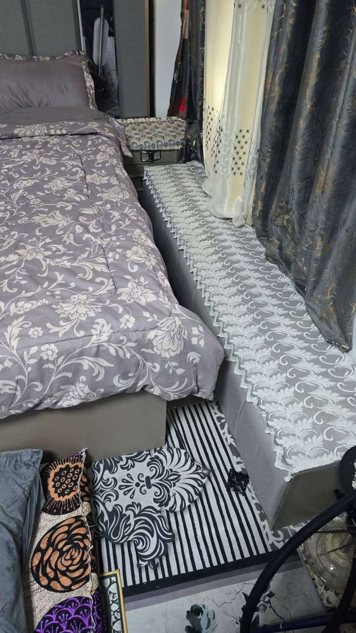 غرفة تركية 10قطع تخت نجارة ***********
