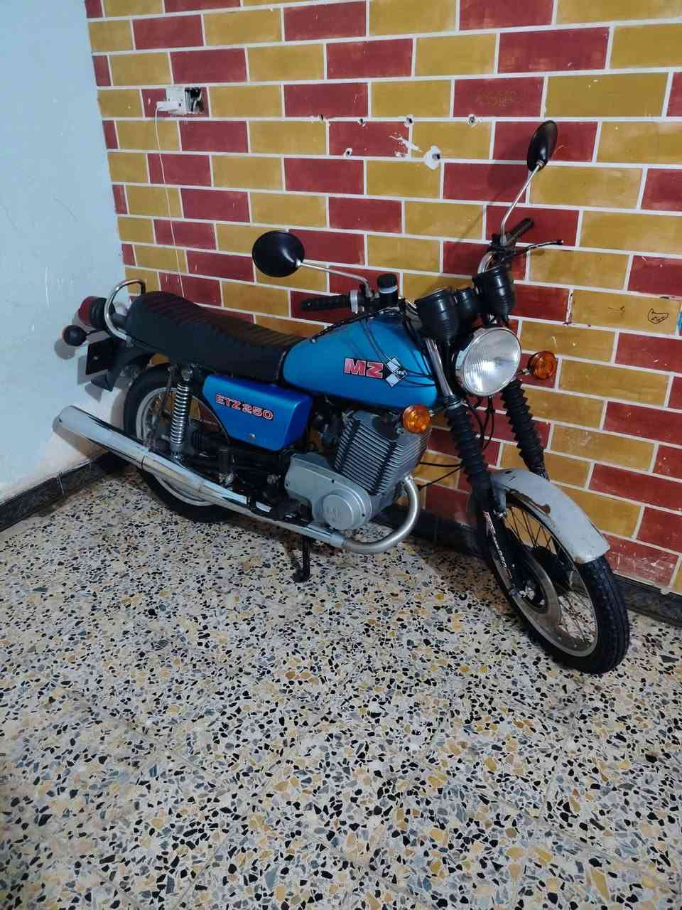 ام زد 250 • ٨٨سنوية • كابريتر