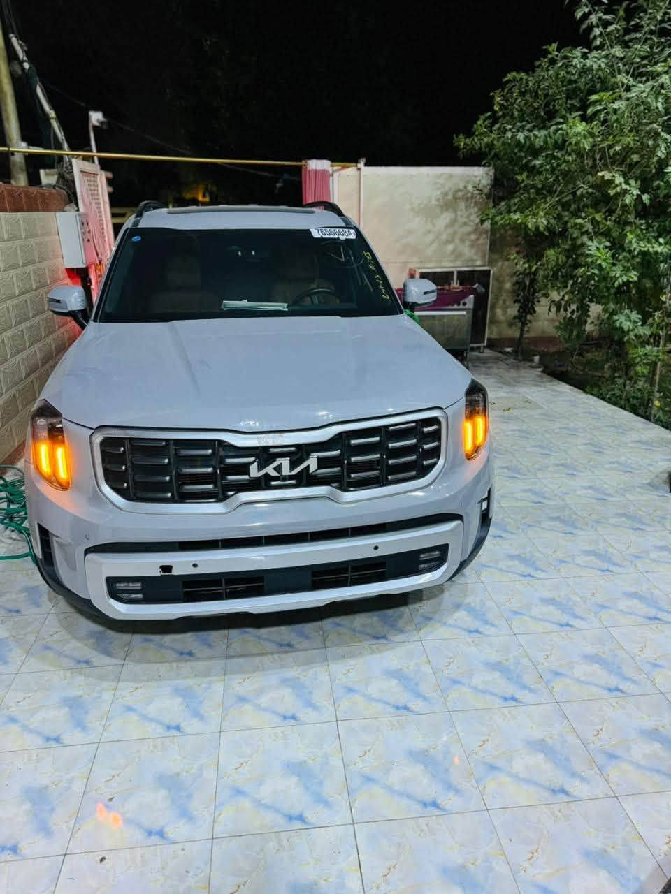 كيا تيلورايد 2023 SX XLIn
1-حجم المحرك 6 سلندر 3800. 

2-عداد المسافة 43

3-بصمة ابواب وتشغيل عن بعد. 

4-زينون عالي ناصي آصل. 

5-فتحة سقف. عدد٢

6-رادر جانبي مانع اجتياز. 

7-فور ويل درايف 

السياره مختومه XLIN خلف الصندوق والكشنات 

8-تحديد مسار. 

9-كامرات محيطية. 

10-حساس حلفي. 

11-شاشة كبيرة مع كامل ايعزتها. 

12-تدفئة+تبريد الكراسي الامامية. وخلفيه

13-تحكم ستيرن جهيتن. 

14خزن ميموري متكامل 

15-حساس خلفي. 

16-سستم صوت متكامل. 

17-كنترول تبريد خلفي منفصل. 

18-كشن سياحي. Vip. 

19-رادر محيطيه 360 درجه 

20-الكراسي الامامية كهرباء. 

21- ٧ راكب ٣ قطع تبريد. 

22-اشاير مري قابلة للطيء. 

23-مقاعد جلد حار بارد

24- خمس كامرات

25-

*وباقي الموصفات المعروفة في فئة SX XLIn 

السياره فول  مواصفات  

الضررر: فقط بارد حافه البنيد بدون اي صبغ 

 والباقي كفاله

مكان السياره حله مركز مدينه 

278$

 وبیه مجال 

————————————————————————

للأستفسار اكثر واتساب ***********

ملاحظه شباب السياره حادثه ورقم شاصيها كدامك غراضها لاماميه نصها جايه ويها بس شد مشدوده ونص اشتريته منا 

شوفها ودكها وين ما تريد وتاكد منها وتصل سعرها بيه مجال السياره بدون رقم تترقم جميع المحافظات
