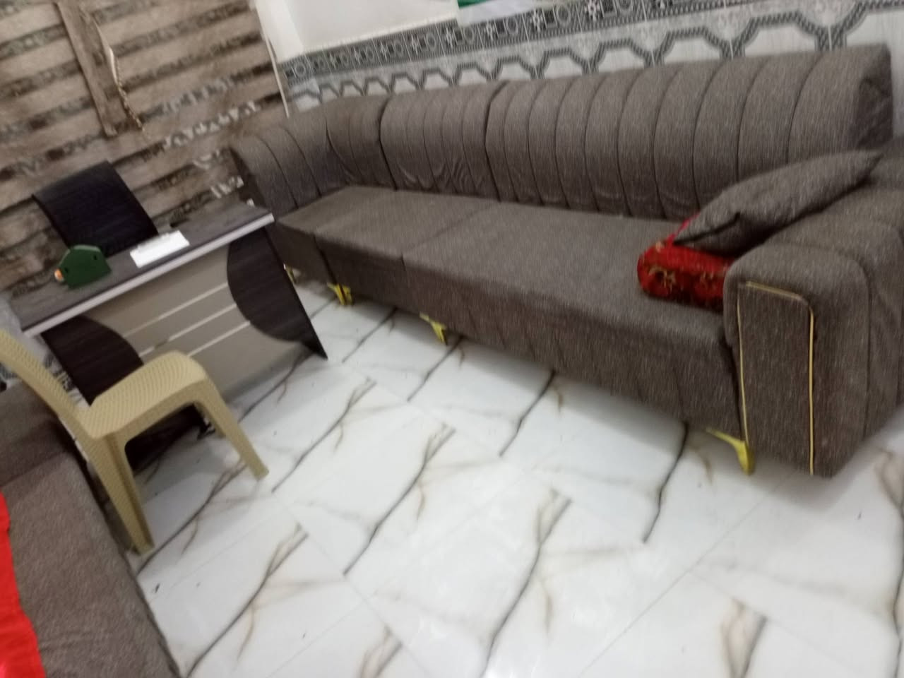 بيع سبالت موسسه لغرض تسديد الاجار المكان حمدان الروميه قرب صيدليه الروميه ***********
