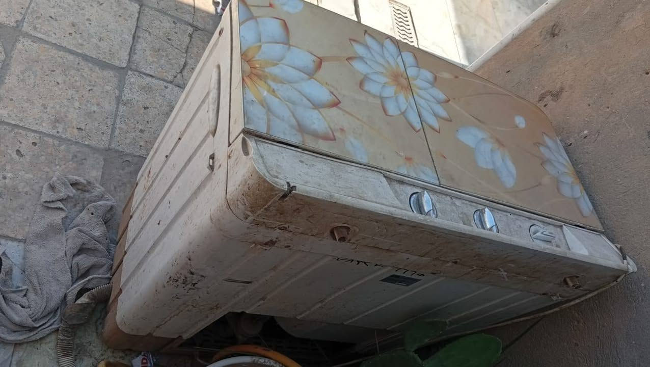 غساله البيع شغاله و نضيفه السعر 100 وبيها مجال الشراي تعال خاص *********** شاميه شارع حمام
