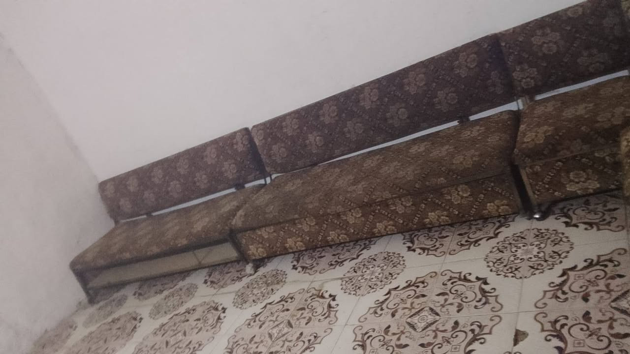 السلام عليكم توجد هاي الغراض للبيع كلهم بسعر 250الف العنوان سامراء الي يريدهن يجي خاص ويدلل
