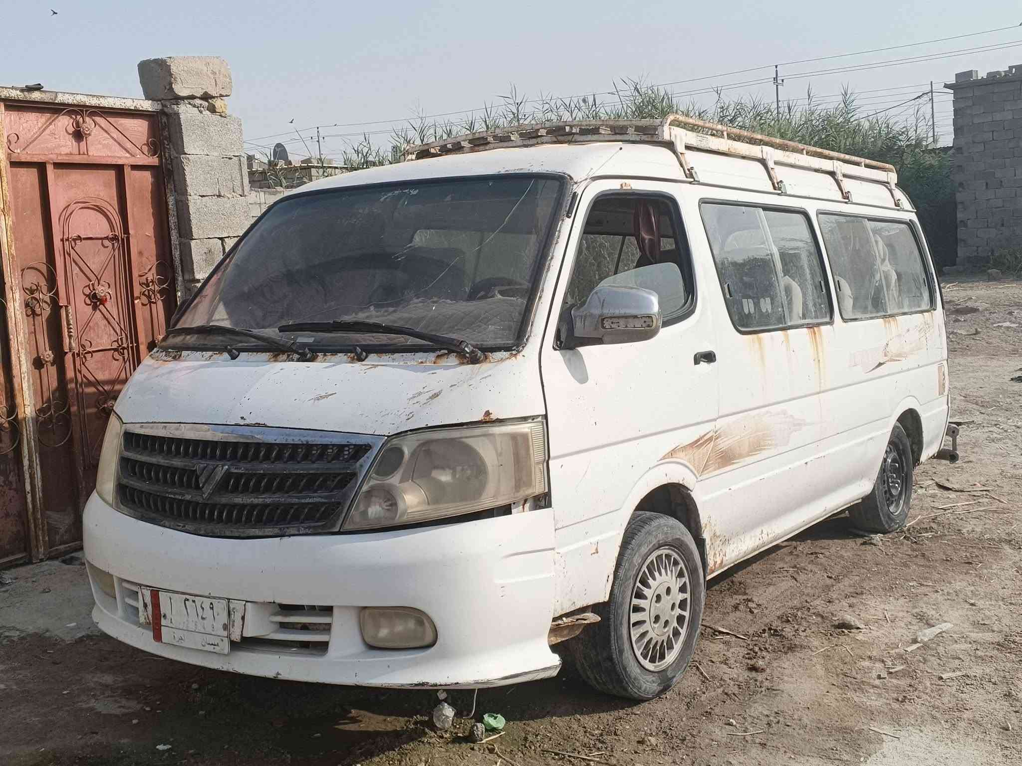 فتون 2010 للبيع – 14 راكب 🚐
السيارة للبيع كوم حديد، وراعيها موجود في العمارة، والجاد يقدر يتأكد من أصوليتها، وأعطيه رقم صاحبها للتواصل والتأكد.
🔹 الموديل: فتون 2010
🔹 الحمولة: 14 راكب
🔹 الهيئة: على المشتري
🔹 الضريبة: مدفوعة لحد 2020
🔹 السعر: 20 ورقة، بيها مجال 
🔹 المكان: البصرة – الحيانية – شارع القائد – مقابل موسى الكاظم
📞 للاستفسار: ***********

نص مكتوب في الصور:
- 1 2 3 4 5 6 7 8