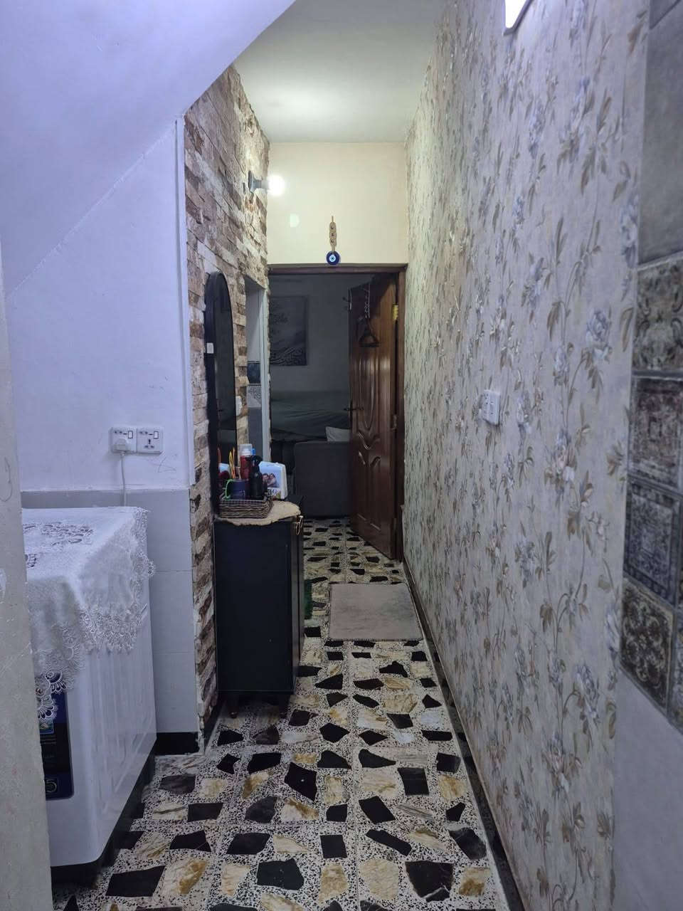 مشتمل للبيع مساحه ١٠٠م بناء حديث حي الجهاد الامانه الاتصال على الهاتف ***********او ***********واتساب 
تفاصيل مذكوره بالفديو
