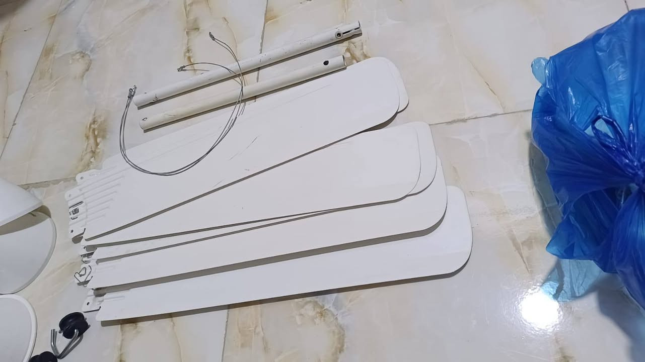 السلام عليكم مراوح ثنين باب اول كلش نظاف جاهزات ما بيهن اي شيء عوزهن براغي ريش فقط سعر الوحده 35 ألف

وهذا كرسي أطفال نظيف مستخدم قليل كامل مكمل وسعر 50 
 المكان الناصريه المركز للاستفسار على هذا الرقم ***********
