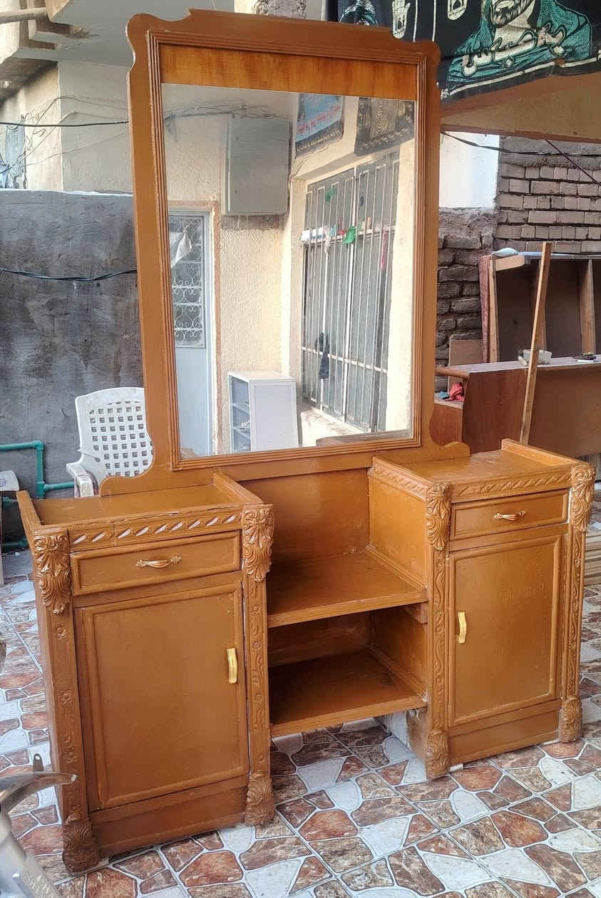 ميز امرايه السعر ٣٥ واتساب *********** أو خاص
