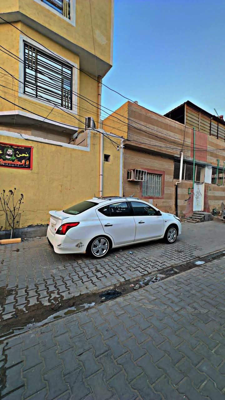 السيارة: نيسان سني (Nissan Sunny)

 الموديل: 2024
 المسافة المقطوعة: 40 ألف كم (حقيقي)
 النظام: أقساط استقطاع مباشر باسم مصرف الأهلي العراقي
 الرقم: بغداد

حالة البدن والحوادث:

 ضربة بالجاملغ الخلفي (جهة السايق)
 قبغ الجنطه مبدل
 البنيد والجاملغ (جهة السايق) مصبوغات
 باقي البدن كفالة بشرط الفحص

المواصفات الفنية والشرط:

 كير، محرك، حدادية، وتبريد كلها كفالة بشرط الفحص.
السعر: 98 ورقة ($9,800) وبيها مجال للشراي
البيع: نقداً أو مراوس
للتواصل والاستفسار: ***********
العنوان بصره ابو الخصيب البصرة, العراق

