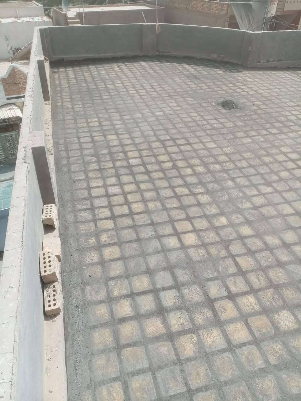 لسنا الوحيدون ولكننا المبدعون كادر متميز لعمل السطوح بالفرشي وتسليط السطوح بتراب وإليكم بعض صور من عملنا للإستفسار على الأرقام التاليه *********** او *********** ورزق للجميع

