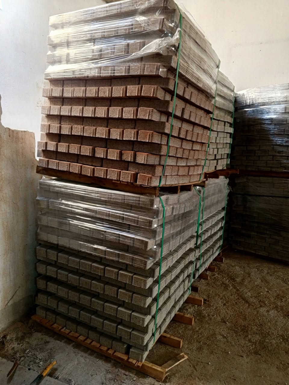 معرض نعمه 
للمقرنص كربستون سواقي 
كربستون قياس ستندر 
ساقيه 33×50
مقرنص طابوقه 
مقرنص I سكشن (عظم) 
متوفر لدينا كميات مفتوحة 
لتجهيز المواد إلى موقع العمل
للتواصل على رقم الهاتف 
***********
عنوان/ كربلاء المقدسه شارع الحولي 100 
مقابل القنصليه التركية
