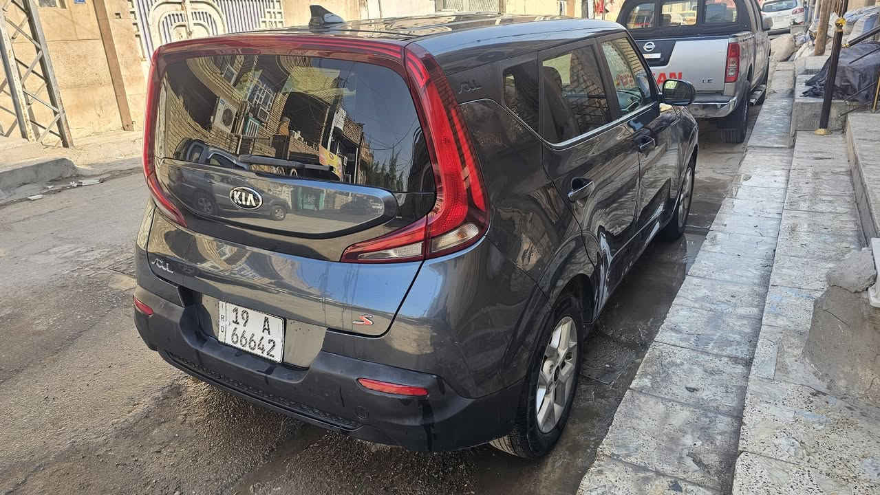 كيا صول موديل 20 للبيع
رقم كربلاء انكليزي مشروع وطني باسمي  وارد امريكي حادثها بنيد وجاملغ الشواصي واللغود سليمه  محرك 200دوش المرغوب 
 نص فول فئه S حساسات رادارات  توقف ذاتي بالازدحامات لون كحلي مواصفات الصوول المعروفه سعرها 122$ وبيها مجال بسيط /بغداد الطالبيه /موبايل/***********/جاسم الحلاق/ ابو سجاد
