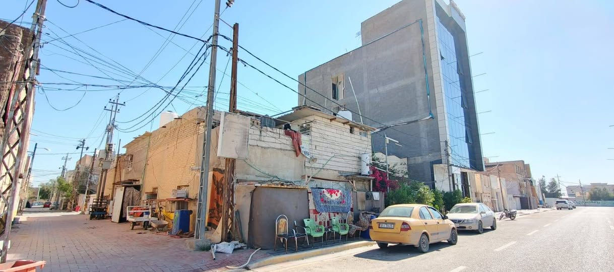 دار للبيع قديم كربلاءالاسكان شارع الاطباء مقابيل الجسر الشارع العام ركن المساحه ١٥٠ متر الاستفسار على صاحب البيت *********** مكلفه بالنشر
