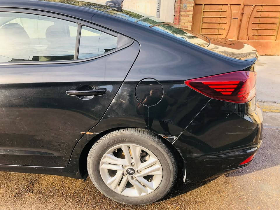 النترا وارد امريكي سوداء اللون موديل ٢٠٢٠ رقم دولي مميز سيارة مرتبة ونظيفة كير AT حادثه موضح بالصور ايرباك ستيرن طاك نقصه دعامية امامية فقط السعر 125 وبيها مجال  واي استفسار حاضر ***********
