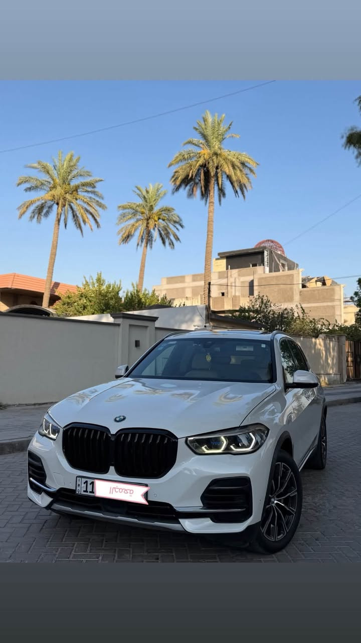 السلام عليكمBmw  X5 XDrive
للبيع 
موديل 2022
الممشى 70 الف 
المواصفات 
داخل ابيض بلادي 
شاشه كبيره 
داتشو 
رادارات فول
بنوراما روز الوان 
بردات خلفيه 
كشنات كهرباء تدفئه + خزن ميموري
كير كرستال 
لايتات ليزري 
صندوق كهرباء 
الحادث بنيد فقطط بدون اي دواخل وبدون اي ايرباك 
ملاحظة سيرفس كامل بدون اي مسج 
مكان بغداد الكاظميه 
للاستفسار الاتصال ***********
