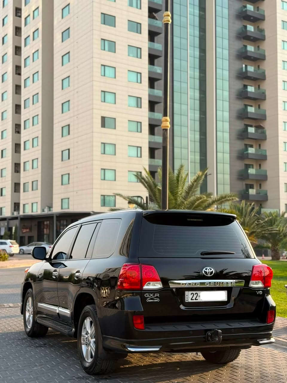 LAND CRUISER GXR 2013 
لاند كروزر  GXR
موديل 2013
مكفولة كفالة عامة
سيارة تجمع بين النظافة، المواصفات، والكفالة
سعر 360 💵 
✅ مكفولة كفالة عامة من الضربة، الصبغ، التبديل، والبارد.
المواصفات:
ماشيه 122 كيلو فقط
محرك V6  VVT 
كير محرك ما مفتوح مكفوله كفاله عامه

‏🔹 GXR فل مواصفات
🔹 فتحة سقف
🔹 تشغيل بصمة + بصمة أبواب
🔹 7 ركاب
🔹 شاشة
🔹 كاميرا
🔹 مثبت سرعة
🔹 محرك V6
🔹 دبل (4WD)
🔹 ثلاجة داخلية
🔹 مقاعد جلد بيج
🔹 5 ويلات كب كروم
🔹 إشارات بالمرايا
🔹 مرايا كهربائية
🔹 حدادية جديدة
🔹 تخم تايرات ممتاز
🔹 المحرك والگير مكفولين
🔹 تبريد ❄️ ثلج

▪️ رقم اربيل بسمي 
▪️ الموقع: سليماني

📞 للاستفسار: ***********
