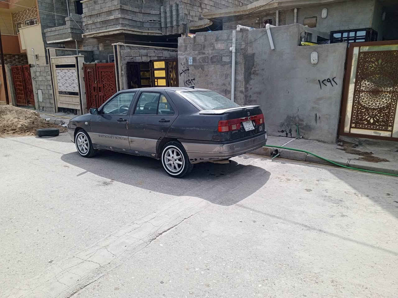 ***********
سيات موديل 1991 كير ومحرك شرط باتري جديد سنوية تنتهي نهاية 2026 طخم امامي جديد سيارة جهازه جامات كهرب مري كهرب بدون صبغ بدون معجون السعر 20
