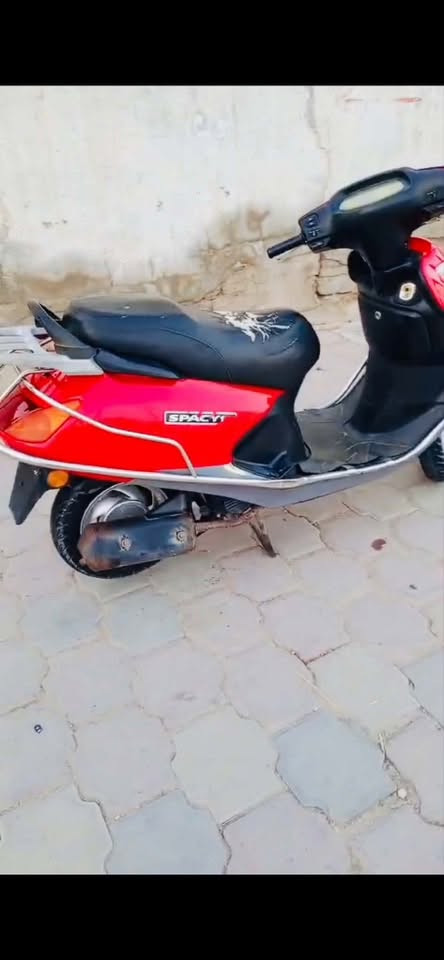 سلام عليكم دراجه سبيسي موديل 2023 
سعر 600 وبيه مجال رقم ‭***********‬
