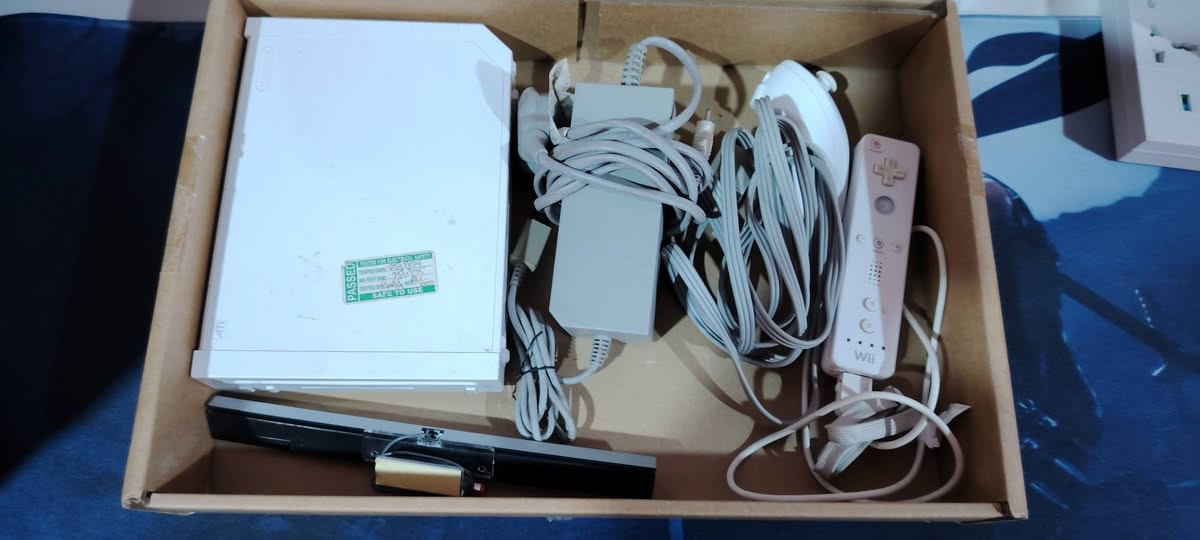 جهاز WII مهكر للبيع سعر 30 الف
يدة
وكيبلات
وشاحنة بطارية
ويا 19 لعبة بل جهاز
ورام 60 غيغا
توصيل محافظات 5
رقم هاتف ***********
