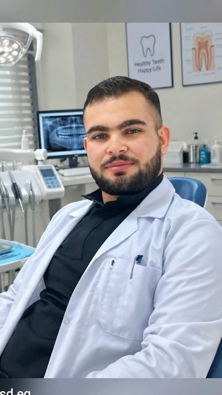 منو عنده جذور اسنان متبقية مثل الي موجود بالصورة نقلعهن ونعوضهن بطقم اسنان وكل هذا مجاني 
الي عنده يتواصل وياي على هذا الرقم ***********
عيادتي باجر الاحد صباحا في بعقوبة 
الشغل مجاني بالكامل وكل الهلا بيكم
