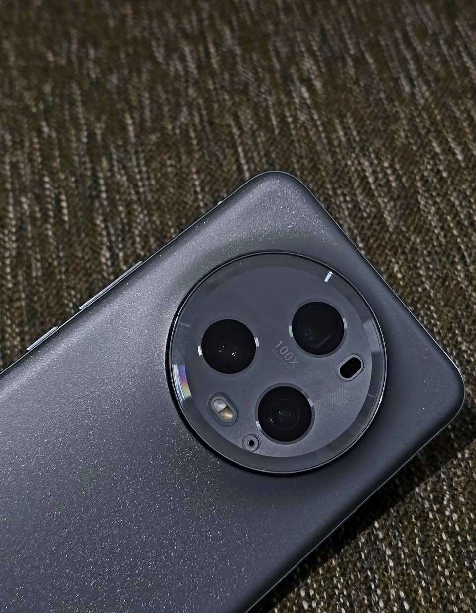 السلام عليكم
Honor Magic 5 Pro 512 Gb
هونر ماجيك ٥ برو گلوبال دبل سيم للبيع الجهاز نظيف جدا (نظافة 100%) و مكفول من كلشي، وتر پروف صار كم شهر من خلص الضمان مال شركة جبال، مستعمل قليل مشحون 275 مرة فقط
السعر ٥٦٩ الف 
*رجائا لا اتقارنه بالصيني و بدون ملحقات الجهاز مال وكالة جبال يعني گلوبال و ليس صيني دبل سيمكارت 512 گب و ملحقات كاملة مع الپاكيت 
**معروض ماجيك ٥ صيني بدون البرو  ب ٤٩٩ الف 
للاستفسار اتفضل خاص او الرقم *********** 
توصيل ماعندي 
مكاني سليمانية
تحياتي....
