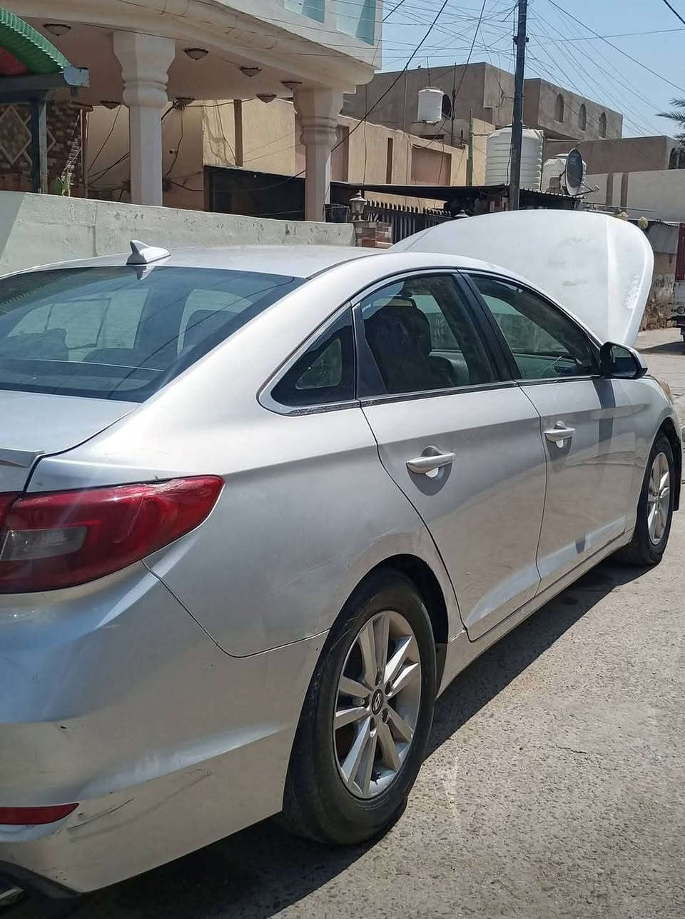 السلام عليكم شباب سوناتا موديل 17 امريكي سياره نص فول من عدن فتحه السياره بيها بخشمك شاملغ الامامي فقط شيء قليل معجون وبيها البانيه جاره سياره جاهزه على اخر حبايه ما بيها اي نقص رقم بغداد انجليزي باسمي تحويل ثاني يوم الشرايبي خير ويتدلل مستعجل على البيعه 115 وبيها مجال هاذه رقمي *********** ومكاني بابل قاسم
