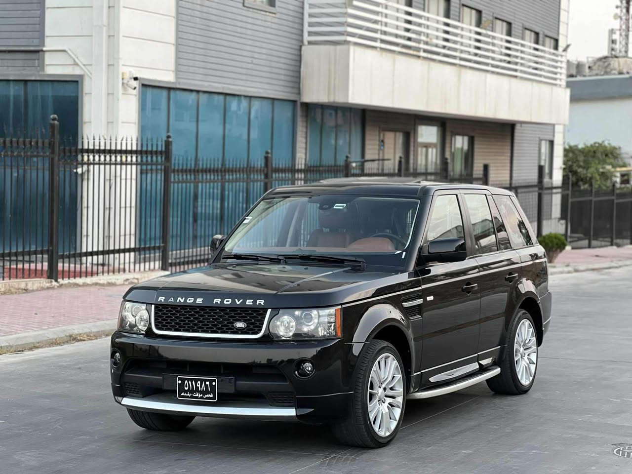Range  rover 2013
قەپات مواسەفات
سڵاید
ناو قەیسی
کوشن کارەبای
کوشن خەزن
سوکان ڤۆلیۆم
مەکینەی بێ سۆپەر مەرخوب
بێچاڵ و بێ شوخت 
کۆد و بارکۆدیشی بۆ وەر گیراوە
ساردی نیە
دەعمی نیە
دەبڵی هەوای مەزبوتە
بێ تەقەو رەقە
***********
شوێن »سلێمانی السليمانية, العراق
