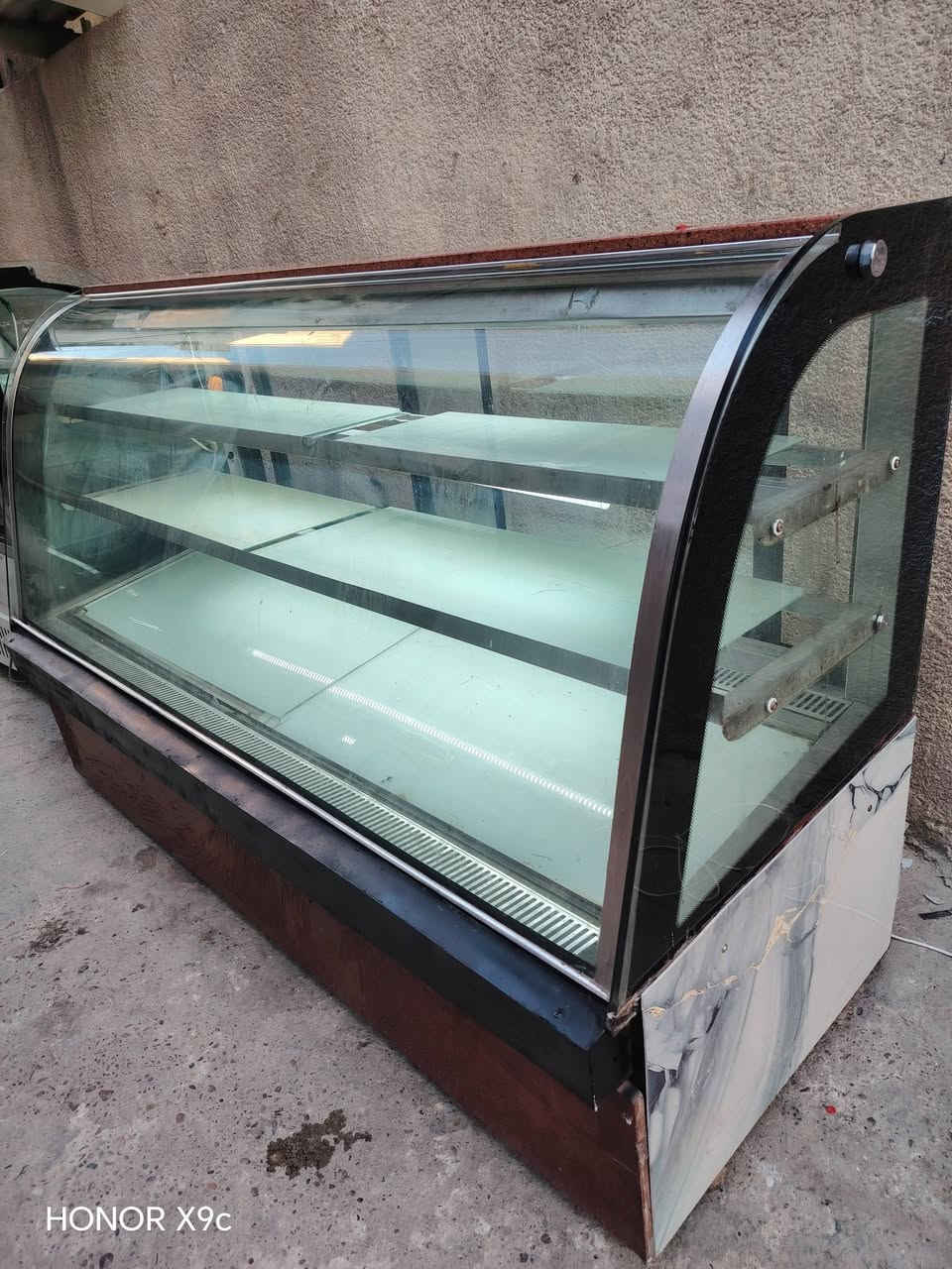 براد بلادي شركه مكاني بغداد ***********

نص مكتوب في الصور:
- HONOR X9c