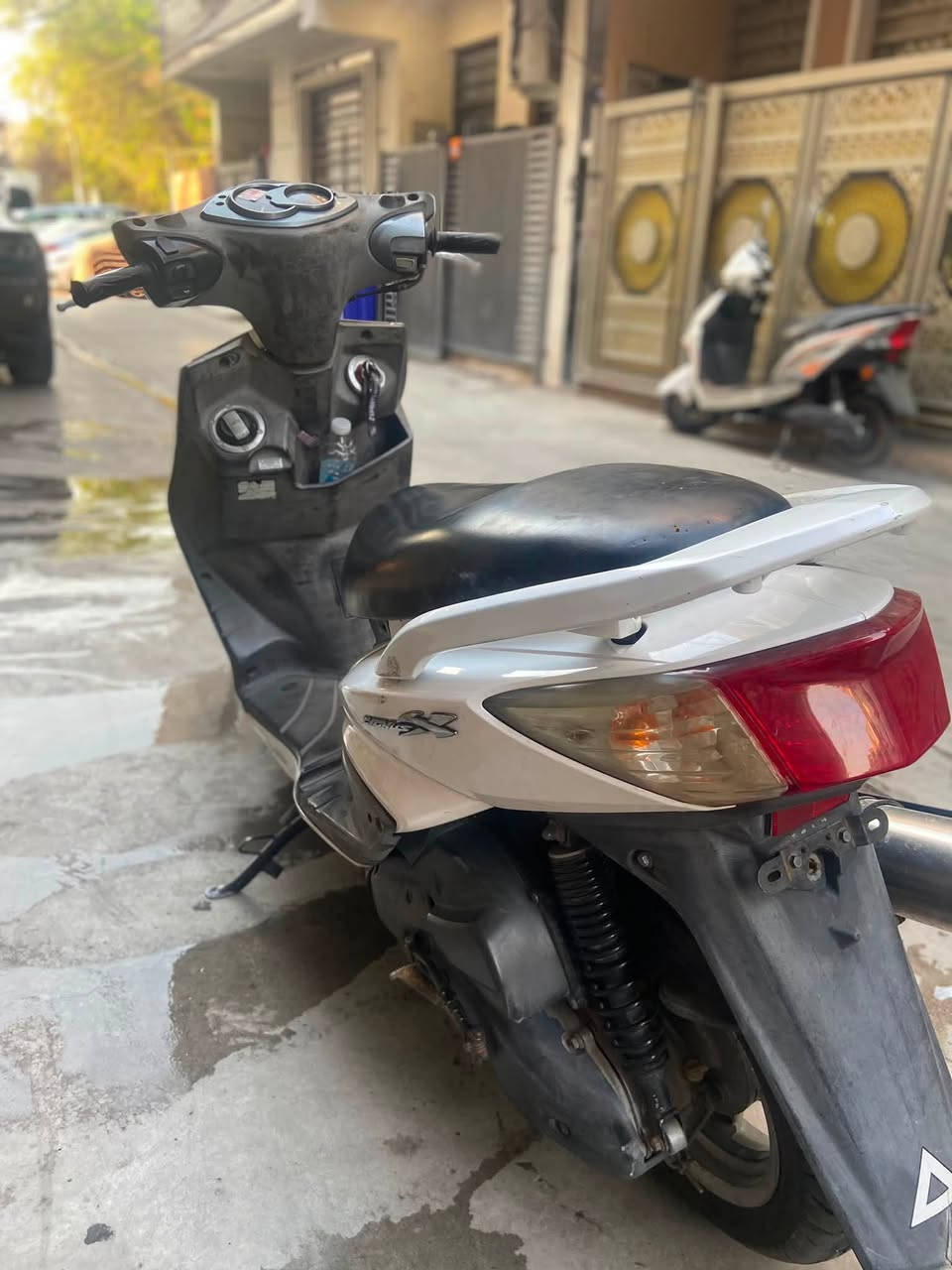 فحل نوزل خطين ياباني قبق نفخ بلادية كلهة ومكفولة ومكينة ناعمة وابدد ممفتوحة وبيهة بوري عدل وكلج امامي wfكرزي مال تفصيخ وكهربائيات كلهة شغالة يعني دراجة كاملة سعرهة مليون و٥٠ وبيهة مجال دراجة ماشية ٦٠ الف مكاني بغداد صليخ رقم***********
