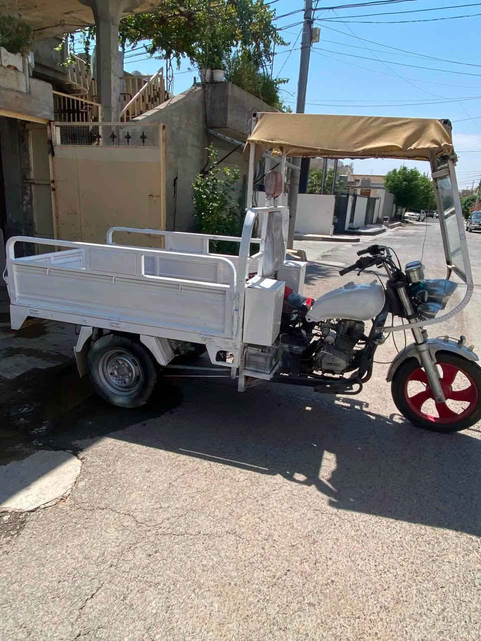 ماتۆڕی ٣ تایە بۆ فرۆشتن زۆر پاك
مەكنە ٢٠٠
*********** بشدار, السليمانية
